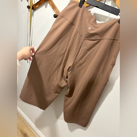 Lululemon Align Wide Leg Super-High-Rise Crop *23"
Cacao- NEVER WORN - Picture 6 of 11